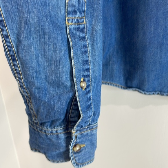 Hollister Men's 90s Vibe Denim Button Up Shirt Blue Medium Wash Long Sleeves XL - Picture 8 of 11